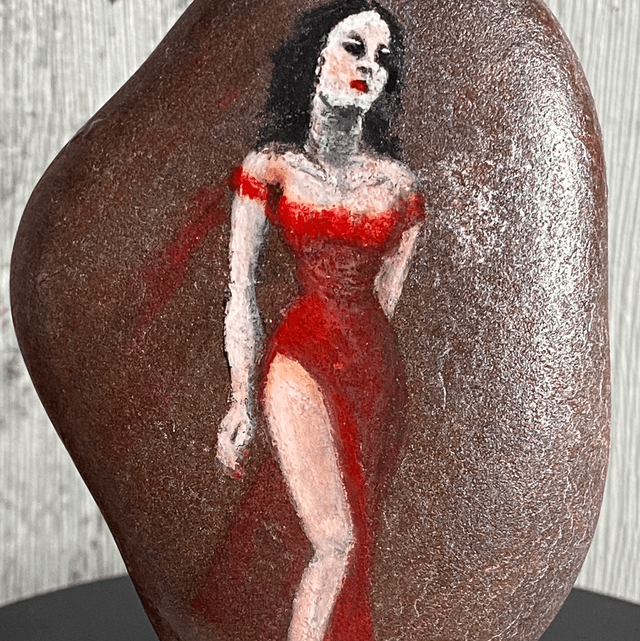 Femme à la robe rouge