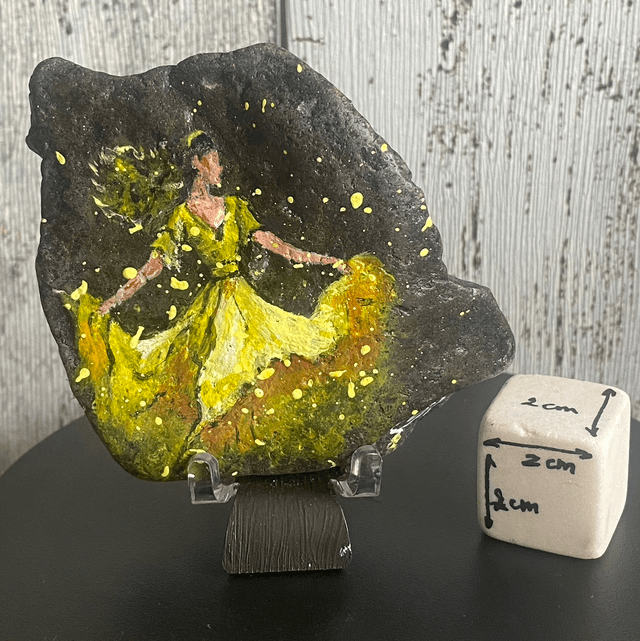 La femme à la robe jaune