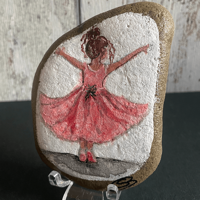 La petite à la robe rose