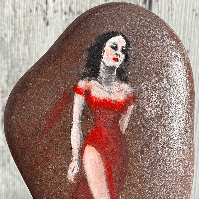 Femme à la robe rouge
