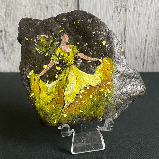 La femme à la robe jaune